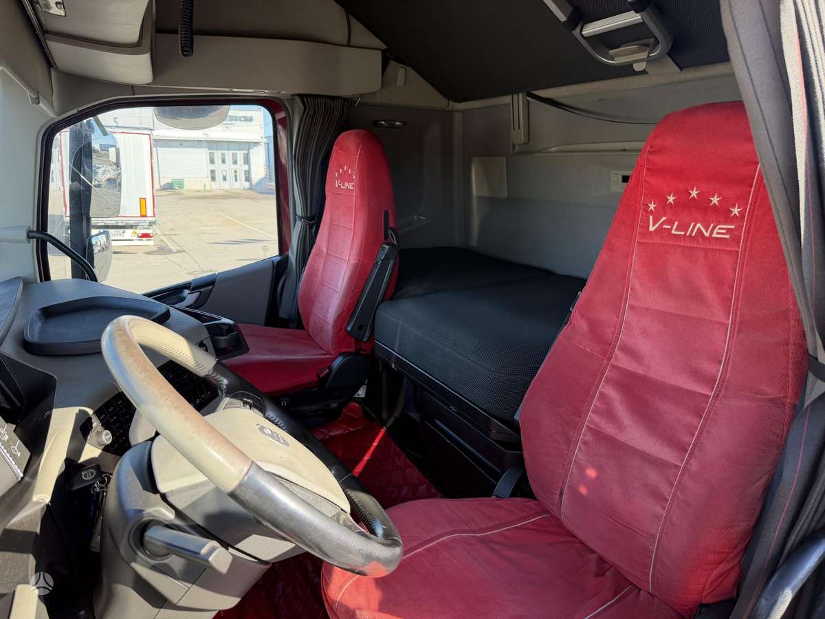Volvo FH460 6x2, шасси