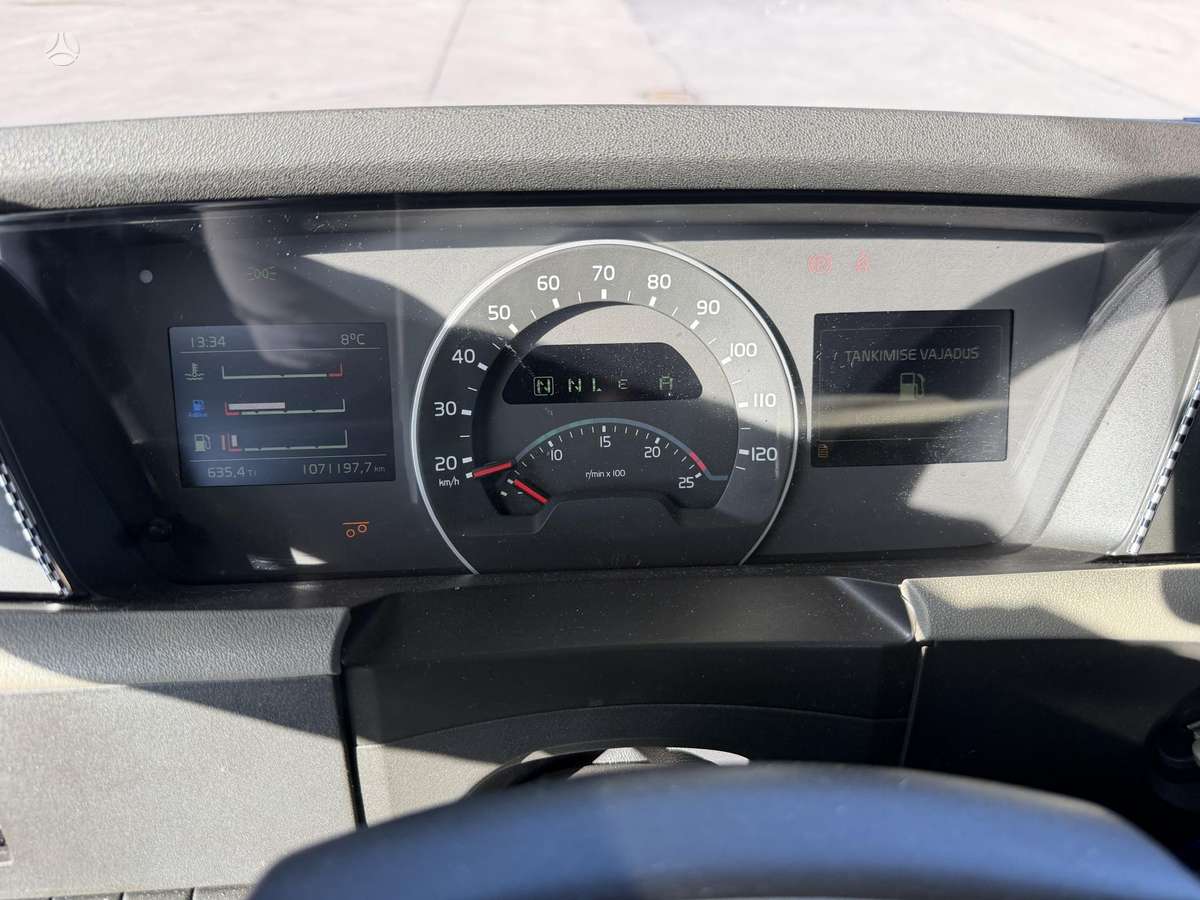 Volvo FH460 6x2, шасси