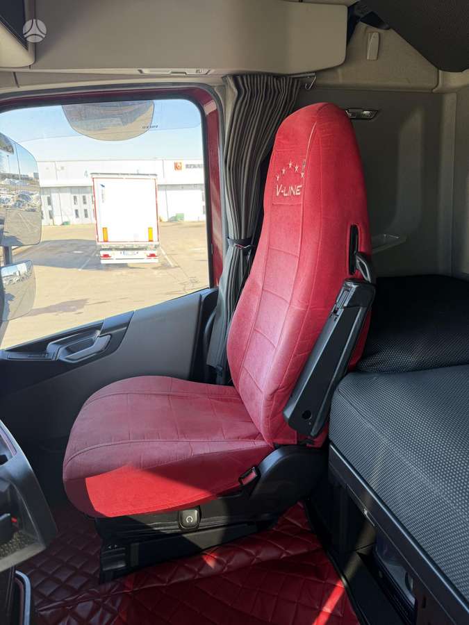 Volvo FH460 6x2, шасси
