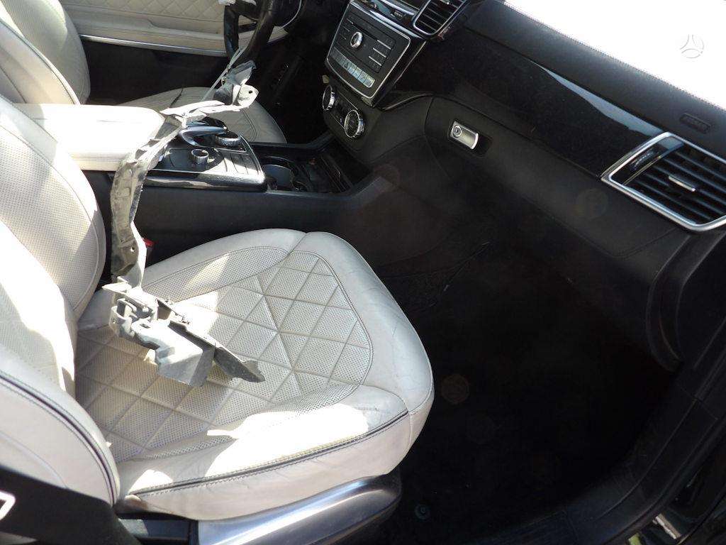 Mercedes-Benz GLS550 по частям
