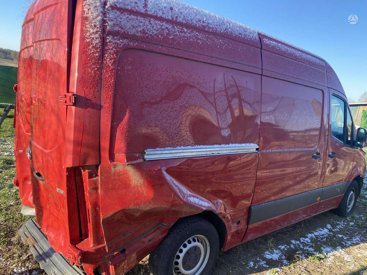 Mercedes-Benz Sprinter, preču