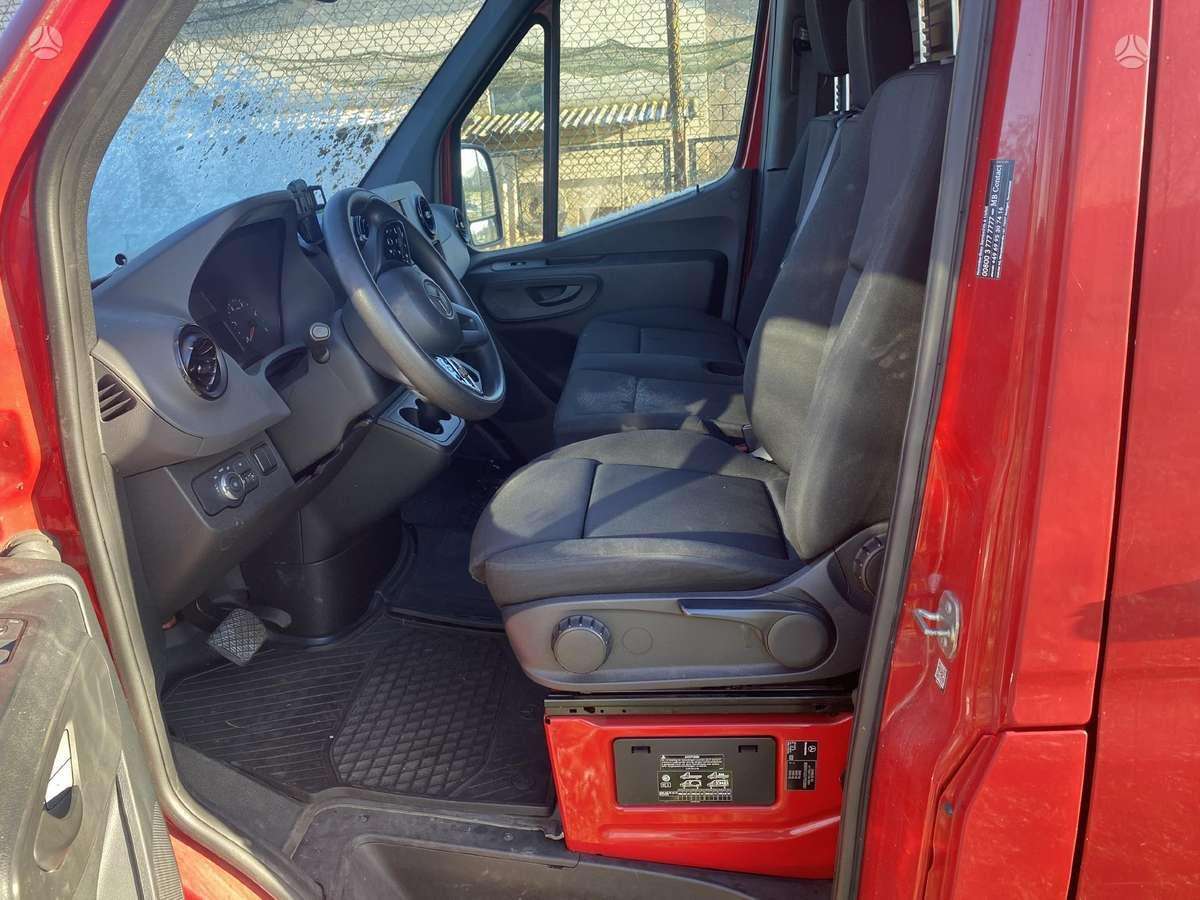 Mercedes-Benz Sprinter, cargo vans