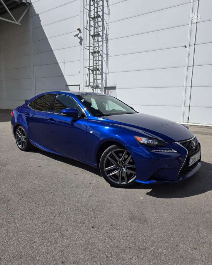 Lexus IS 200, 2.0 l., Седан