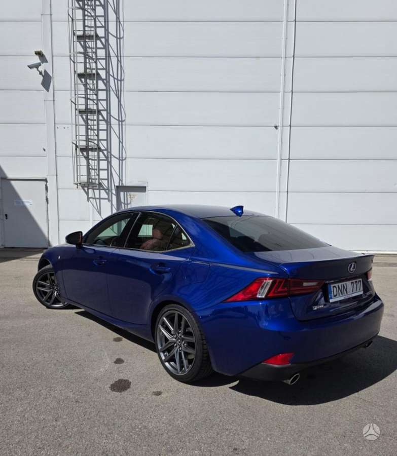 Lexus IS 200, 2.0 l., Седан
