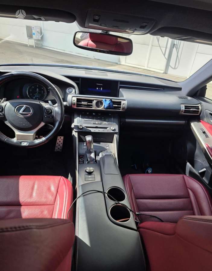 Lexus IS 200, 2.0 l., Седан