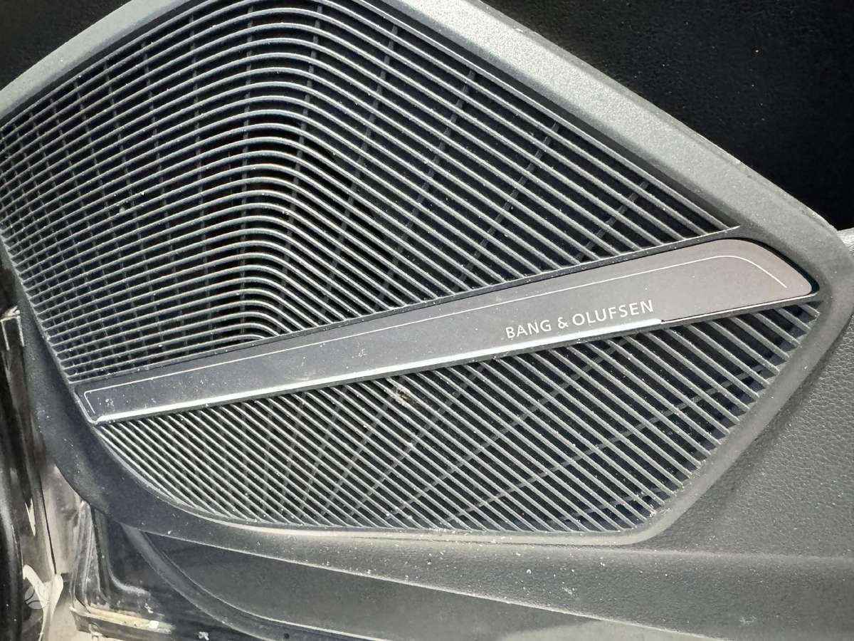 Audi SQ5 body parts