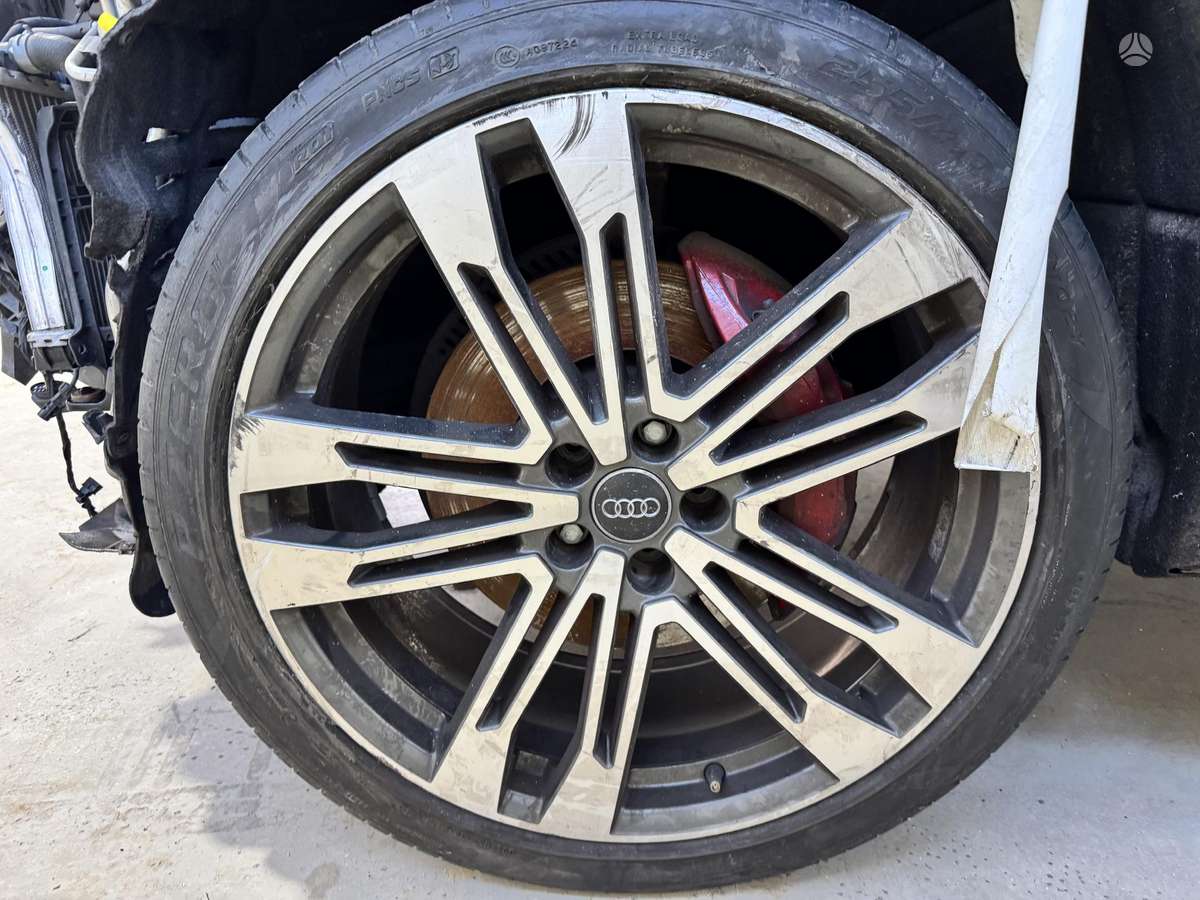 Audi SQ5 body parts