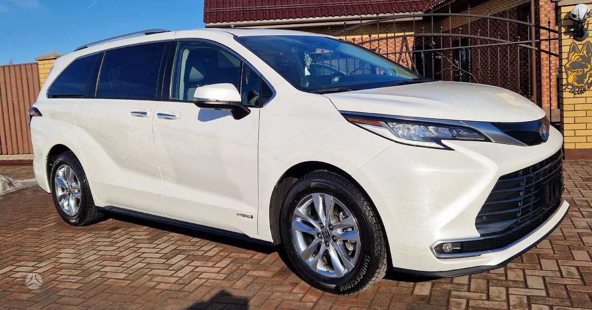 Toyota Sienna - 2
