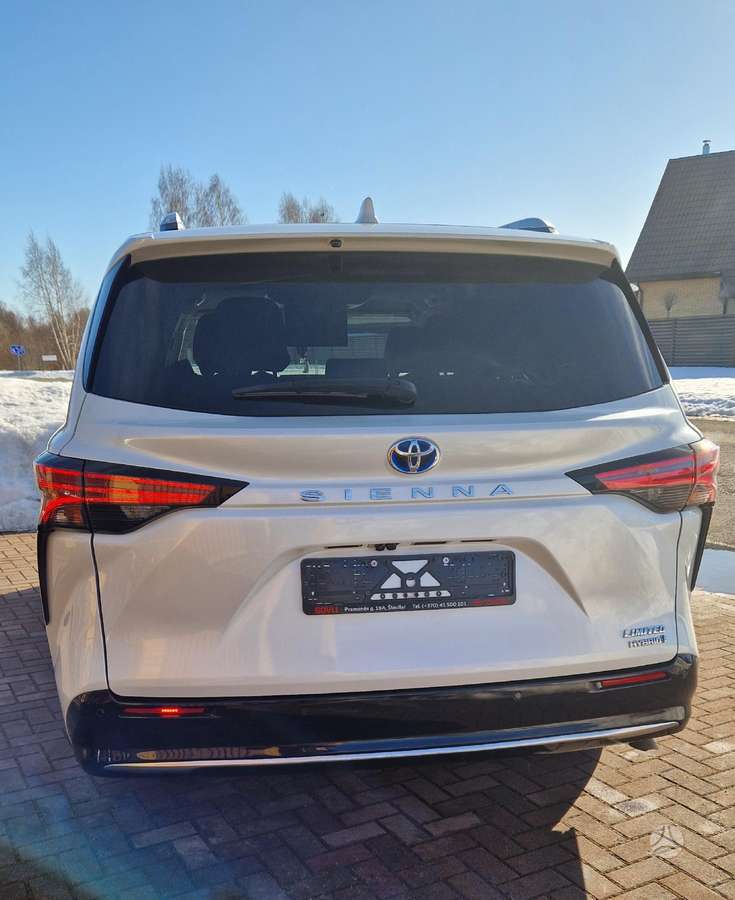 Toyota Sienna - 4