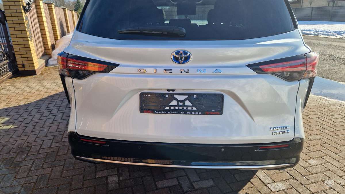 Toyota Sienna - 5