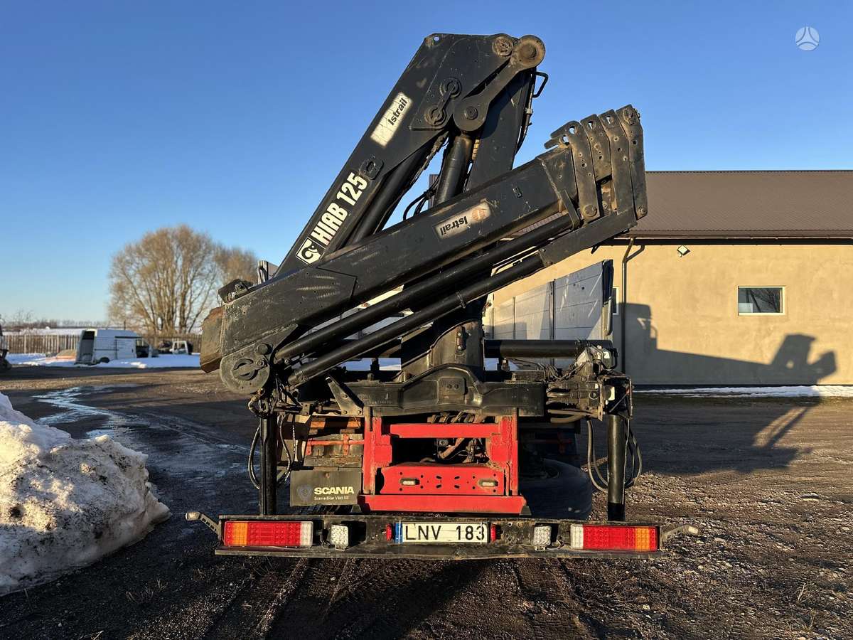 Scania 144, ar krānu