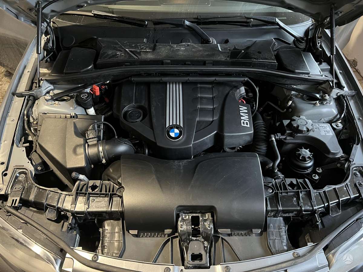 BMW 118, 2.0 l., hatchback