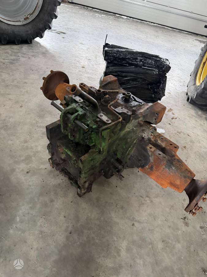 John Deere 6910, traktori