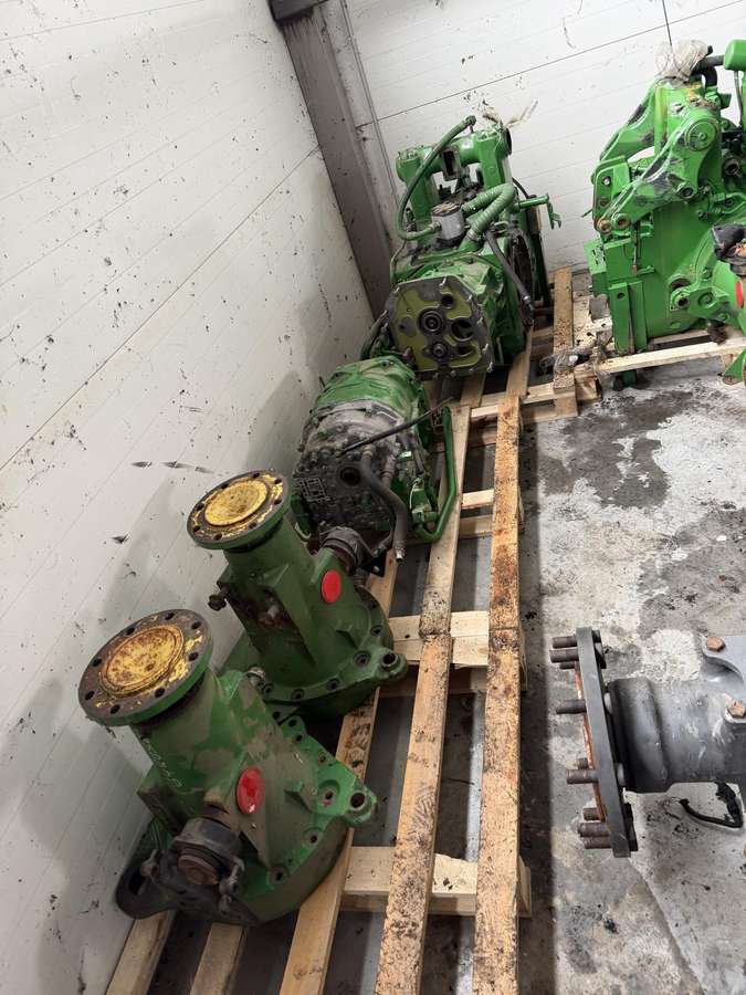 John Deere 6910, traktori