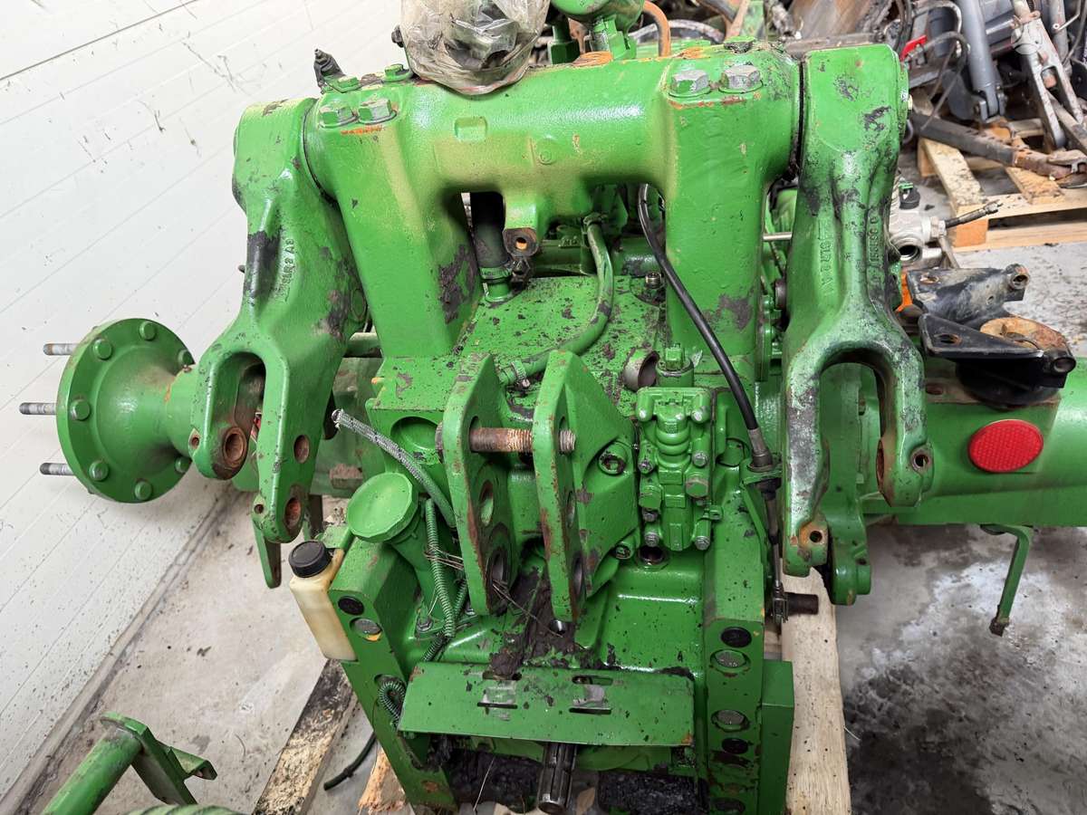 John Deere 6910, traktori