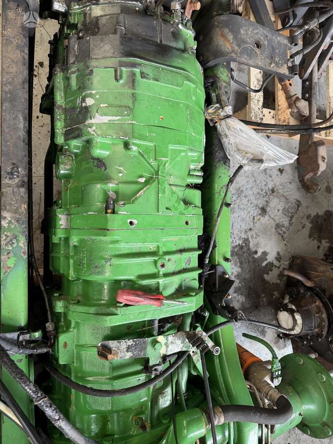 John Deere 6910, traktori
