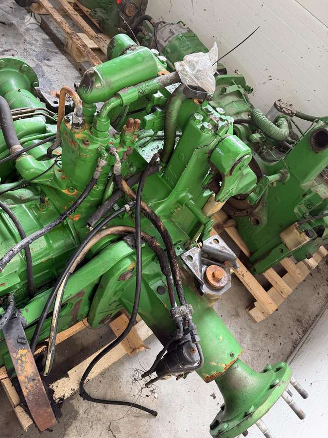 John Deere 6910, traktoriai