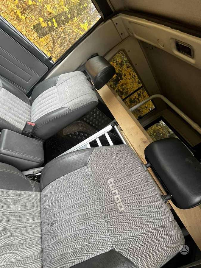 Toyota Land Cruiser - 4