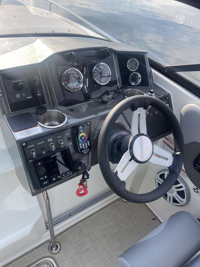 Bayliner VR6, яхты / катера