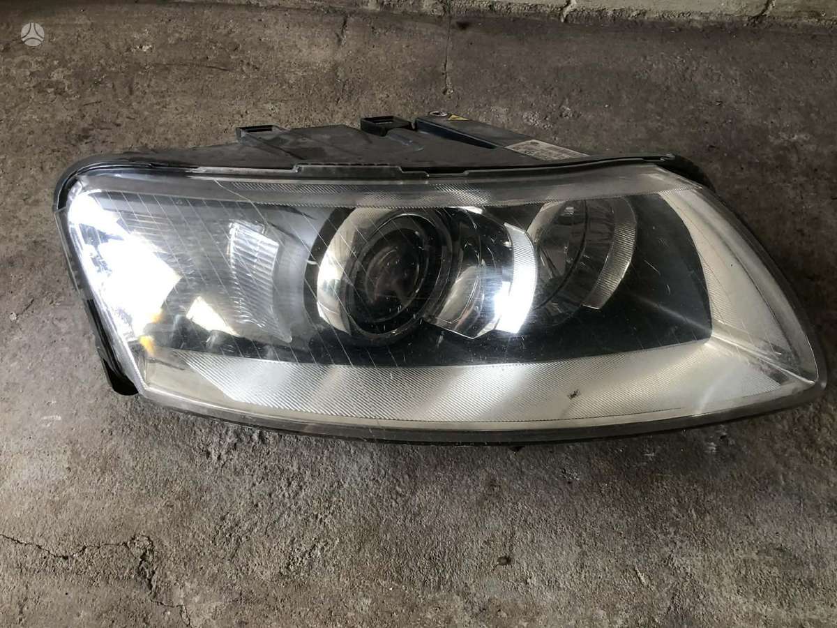 Audi A6 gaismas