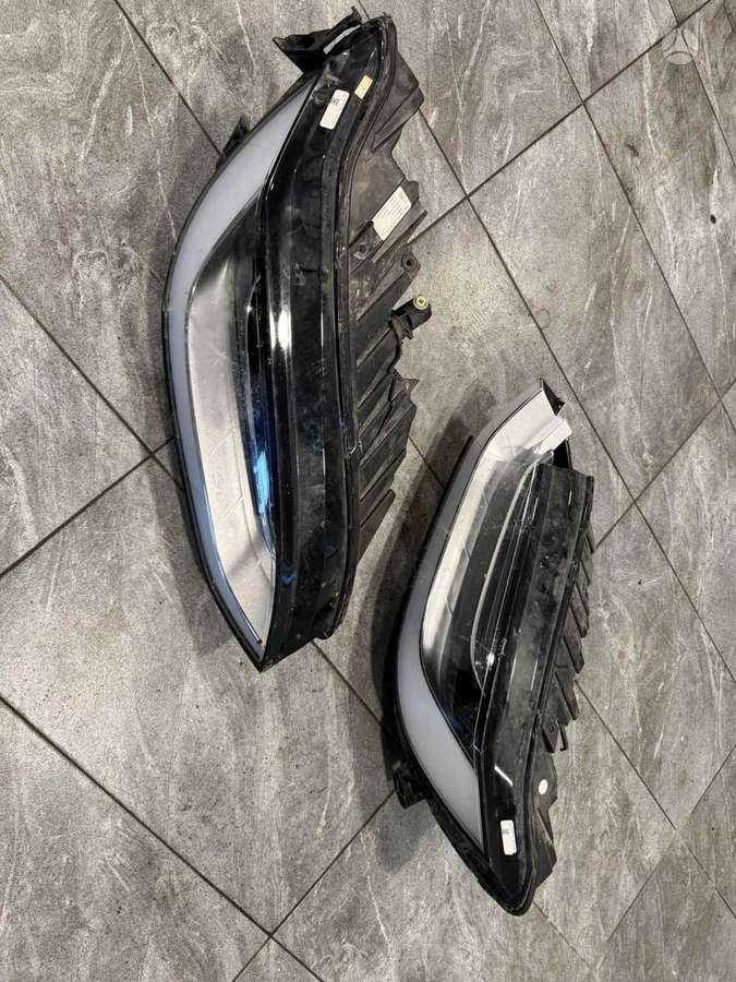 Tesla Model X kėbulo dalys