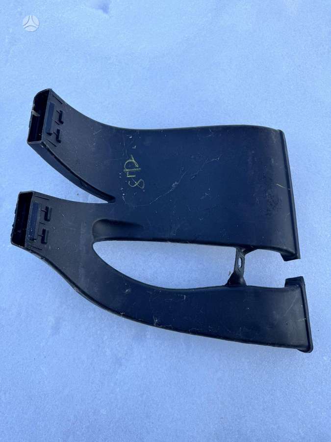Tesla Model X kėbulo dalys