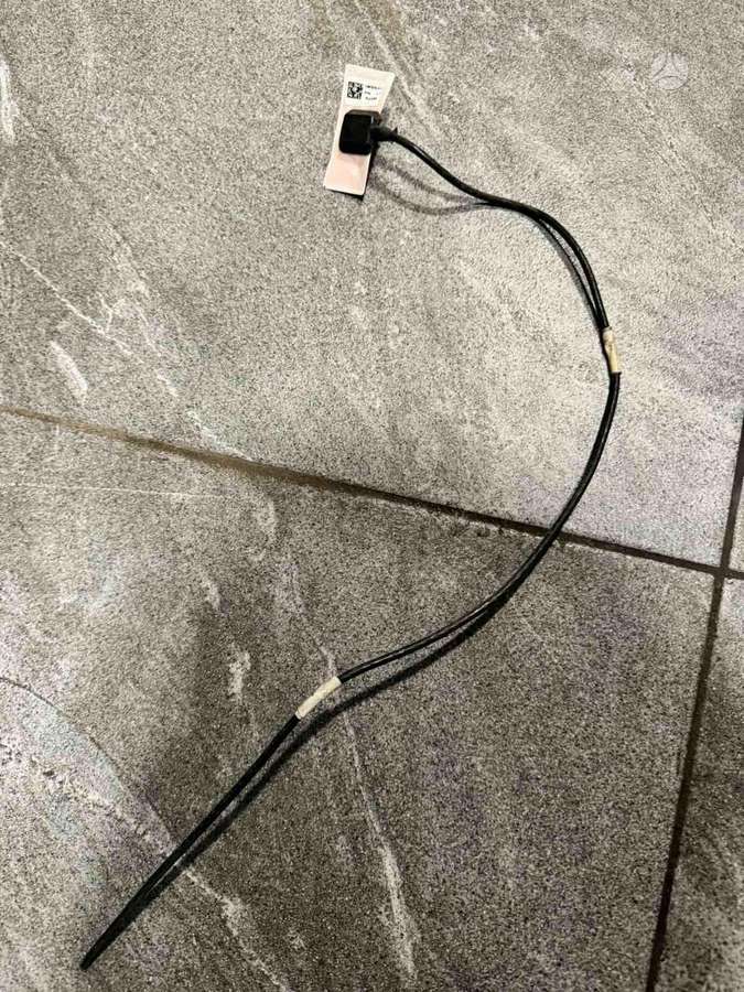 Tesla Model X kėbulo dalys