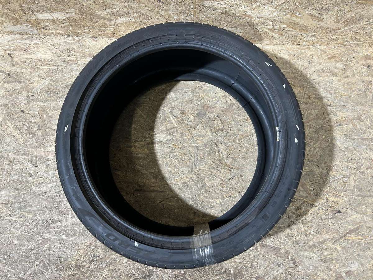 Pirelli P Zero PZ4, летние 315/30 R22