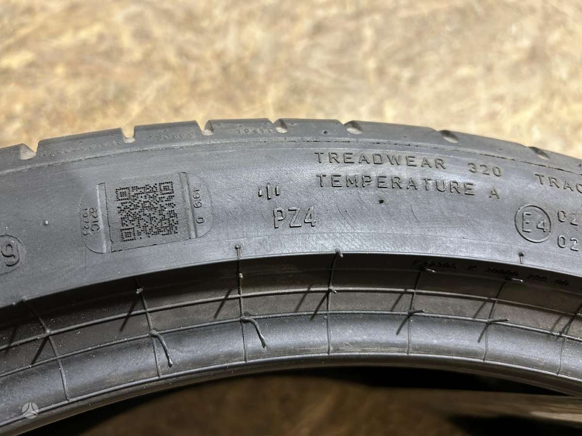 Pirelli P Zero PZ4, summer 315/30 R22