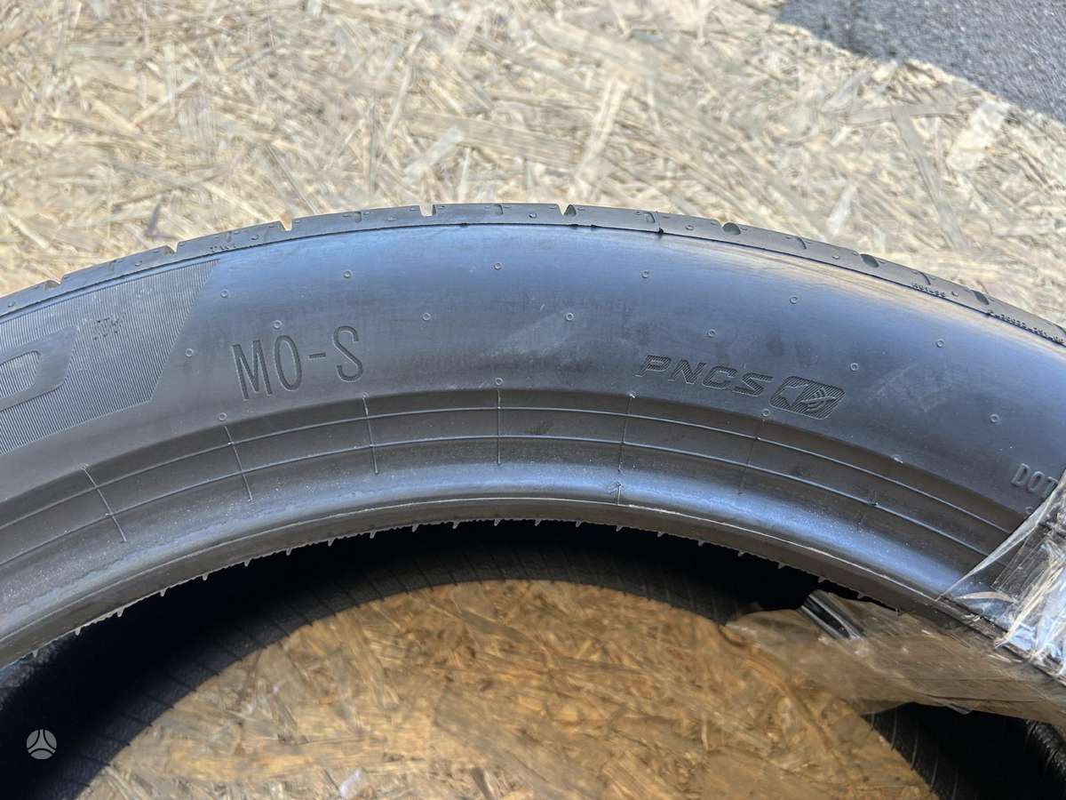 Pirelli P Zero PZ5, летние 285/40 R22