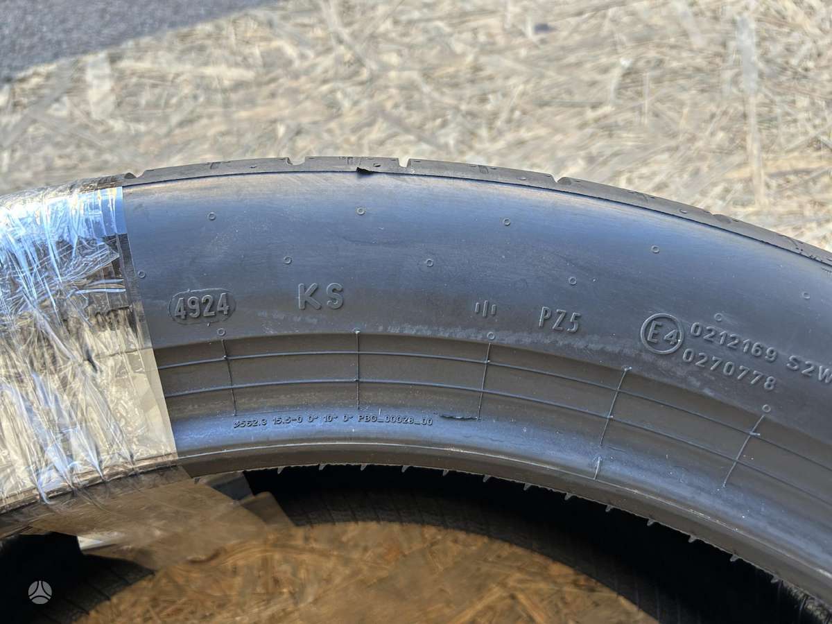 Pirelli P Zero PZ5, summer 285/40 R22