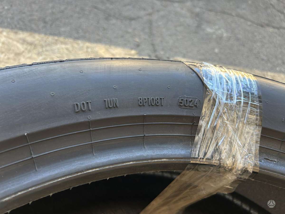 Pirelli P Zero PZ5, summer 285/40 R22