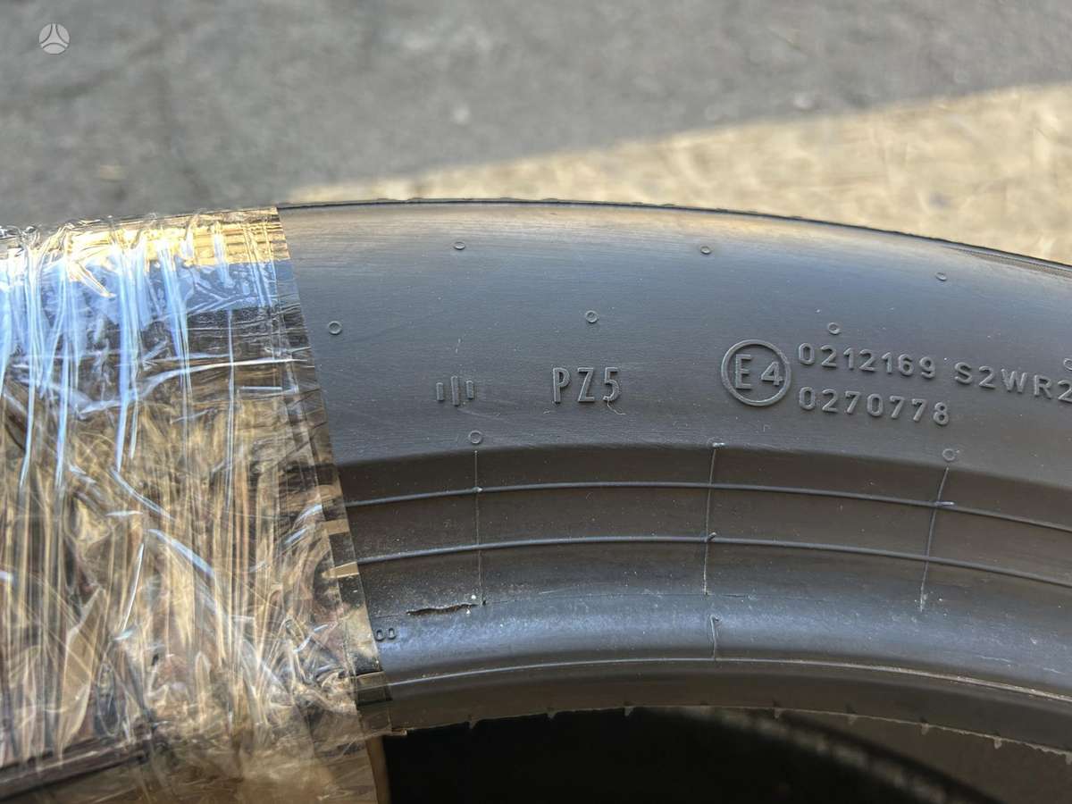 Pirelli P Zero PZ5, summer 285/40 R22
