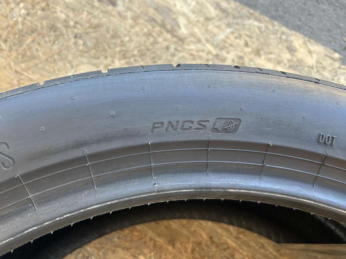 Pirelli P Zero PZ5, summer 285/40 R22