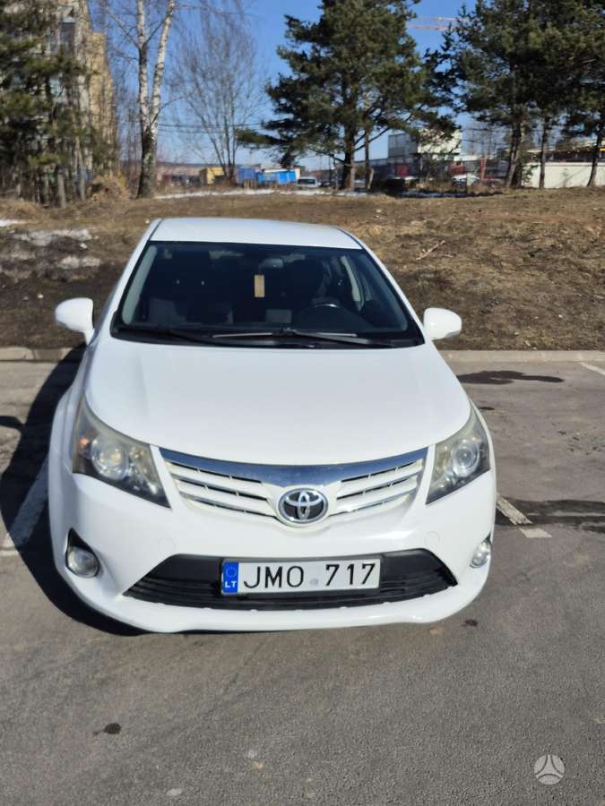 Toyota Avensis - 1