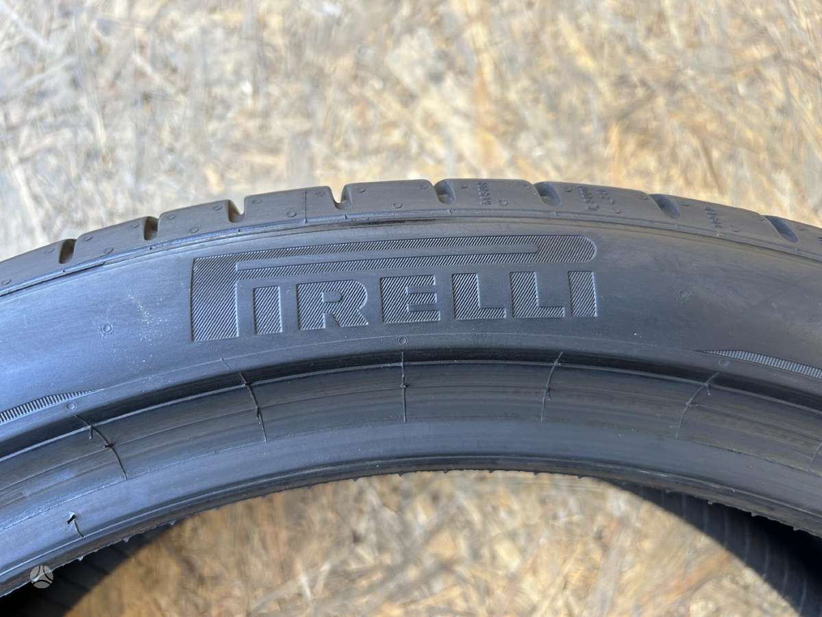 Pirelli P Zero PZ4, летние 275/35 R22