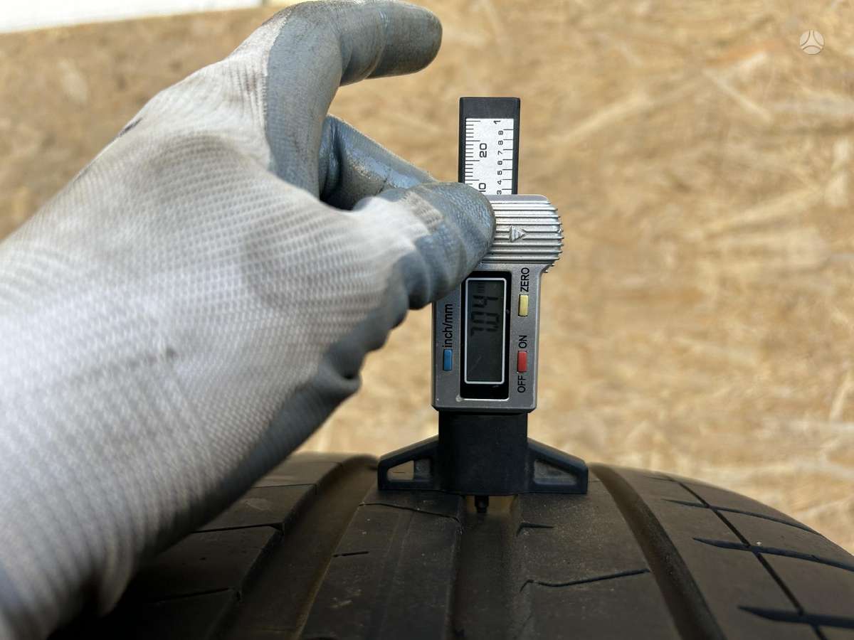 Pirelli P Zero PZ4, летние 275/35 R22
