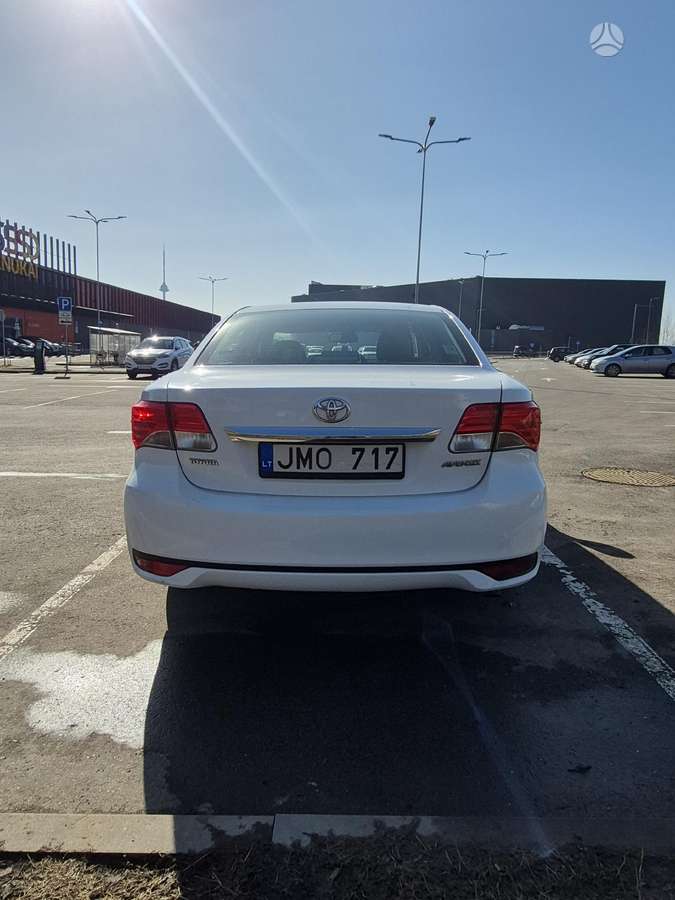 Toyota Avensis - 7