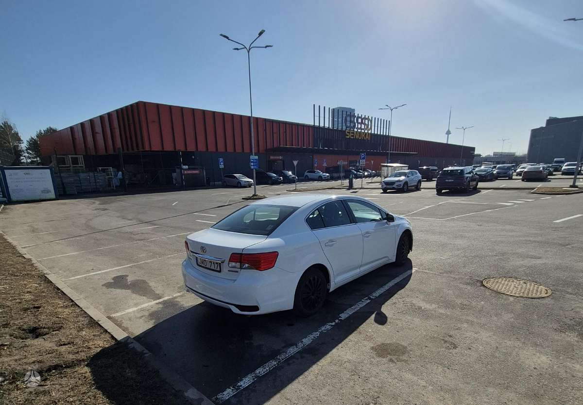 Toyota Avensis - 8