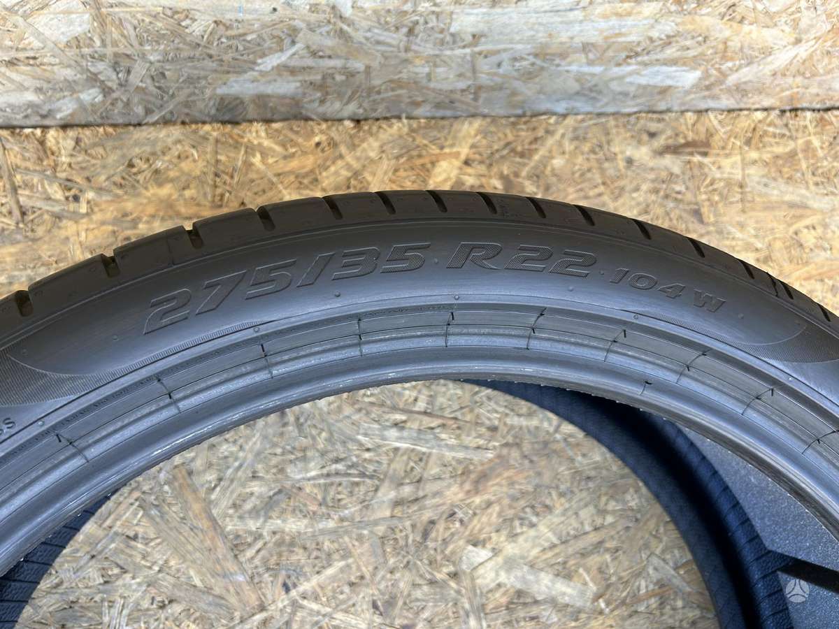 Pirelli P Zero PZ4, летние 275/35 R22