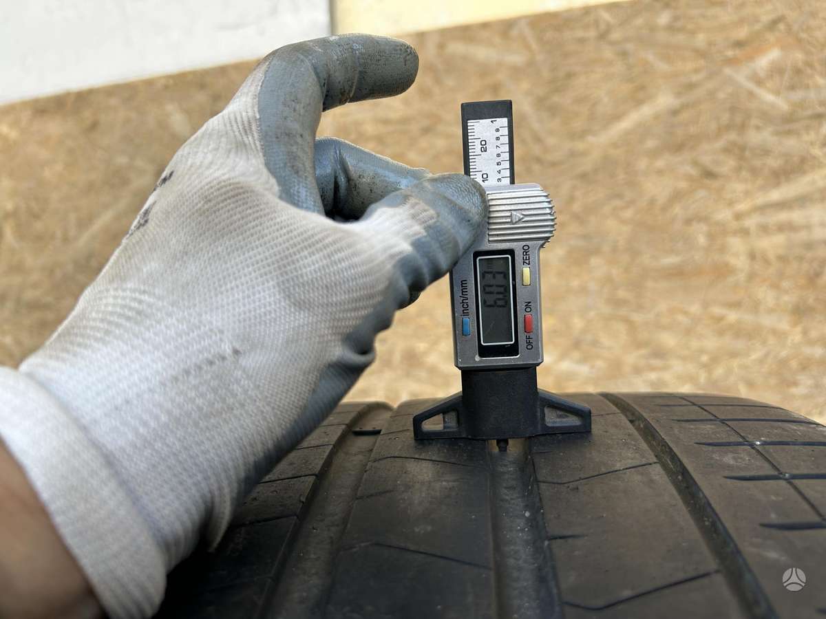 Pirelli P Zero PZ4, summer 275/35 R22
