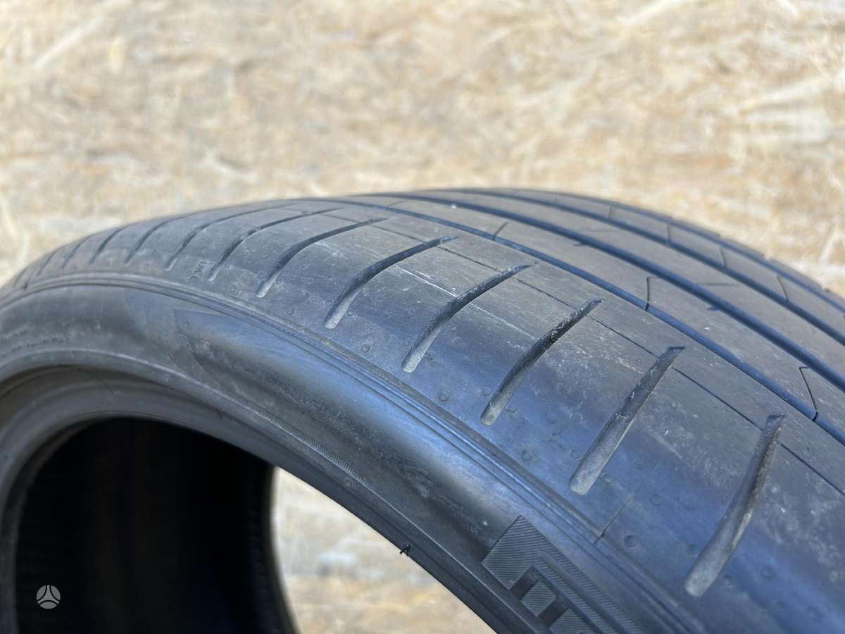 Pirelli P Zero PZ4, summer 275/35 R22