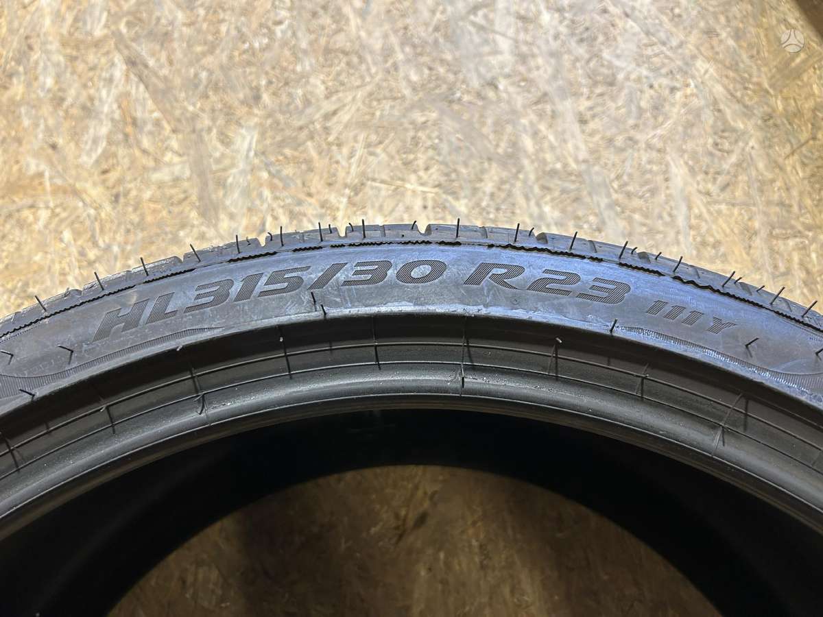 Pirelli P Zero PZ4, summer 315/30 R23