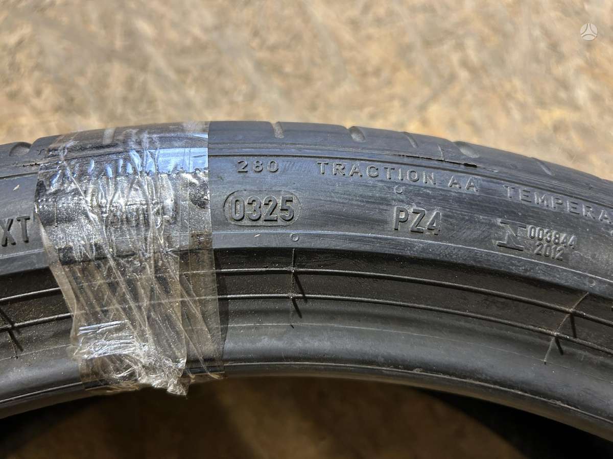 Pirelli P Zero PZ4, summer 255/35 R21