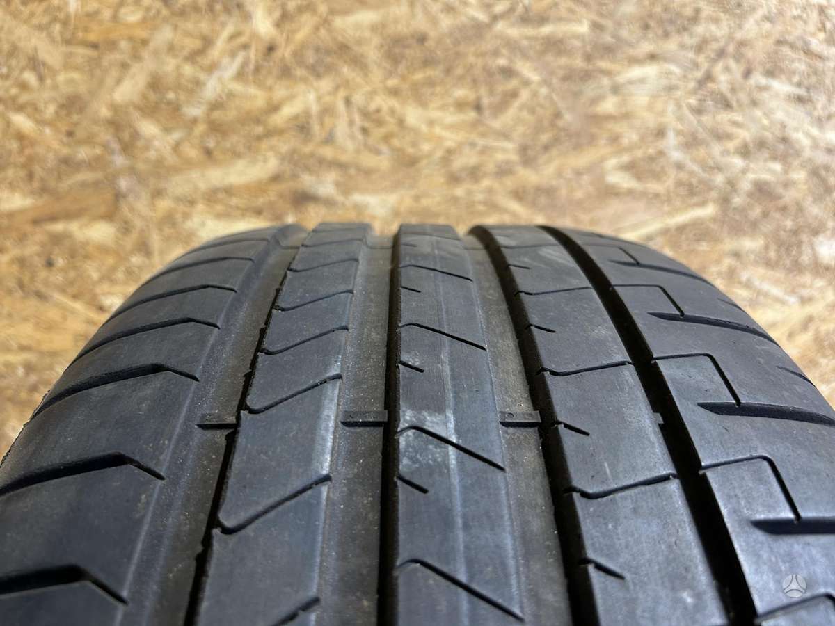 Pirelli P Zero PZ4, летние 255/35 R21