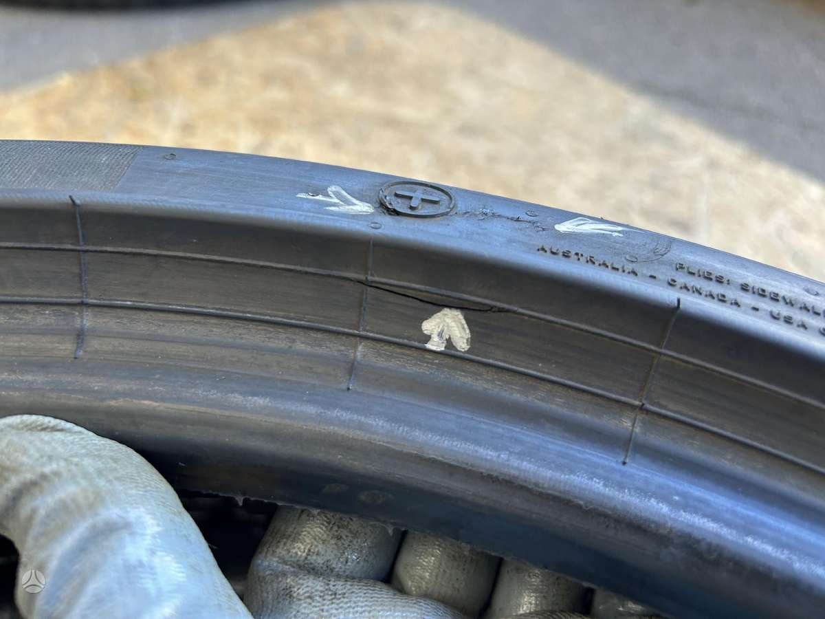 Pirelli P Zero PZ4, summer 245/35 R20