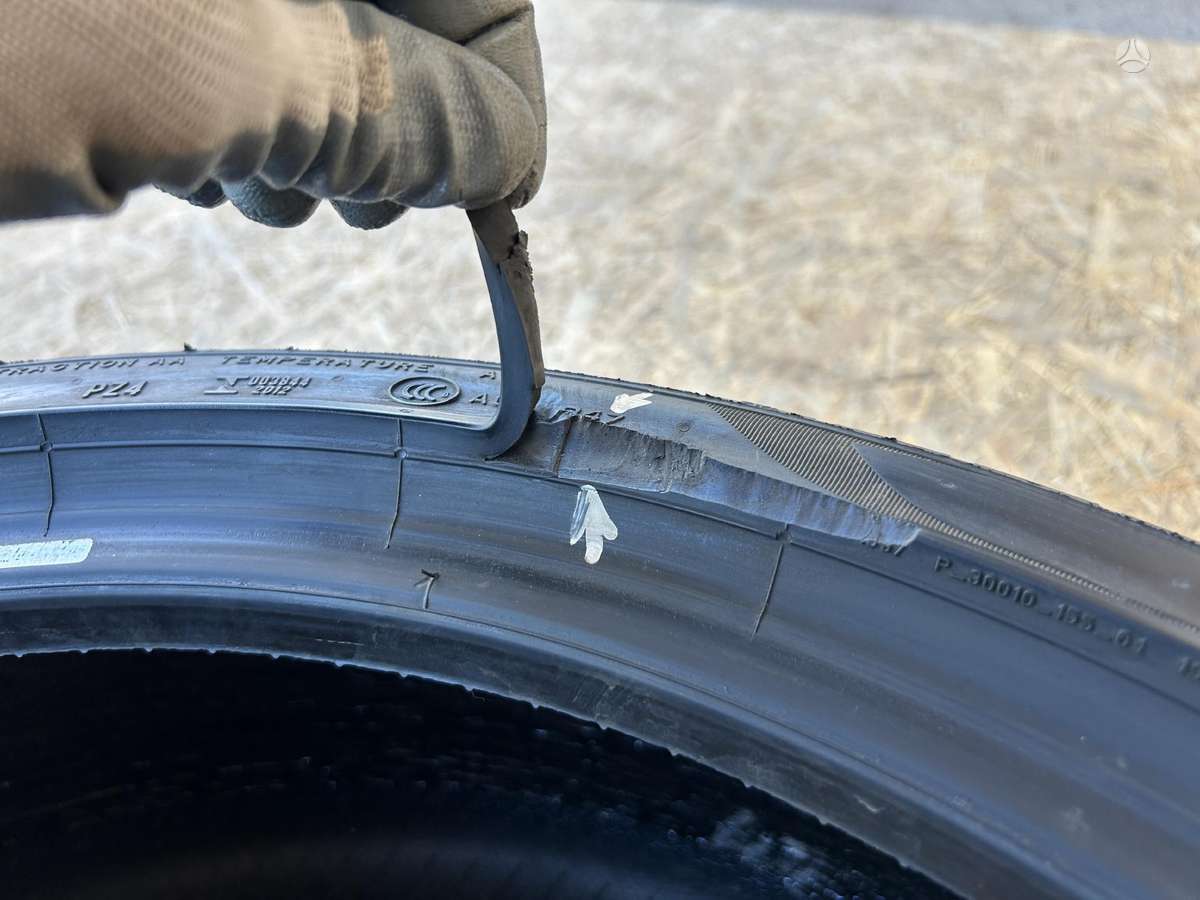 Pirelli P Zero PZ4, summer 245/35 R20