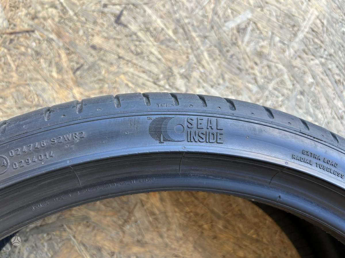 Pirelli P Zero PZ4, summer 245/35 R20