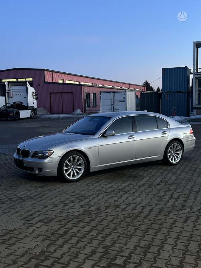 BMW 750, 4.8 l., Седан