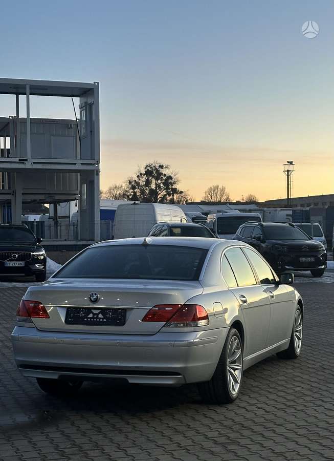 BMW 750, 4.8 l., Седан